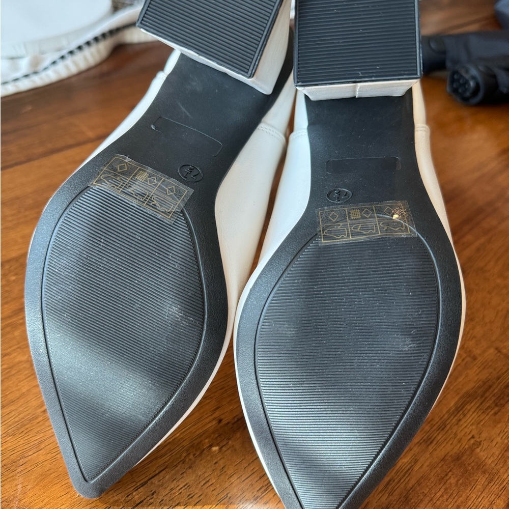 Journee Collection Neima Bootie :: 7.5 - Picture 3 of 9